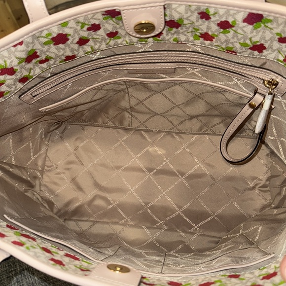 Michael Kors Bag Carter Rose Tote - Picture 11 of 17